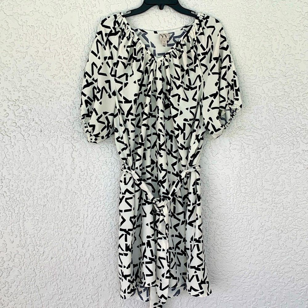 Worthington geometrical dress with removable belt  v neck cut size XL